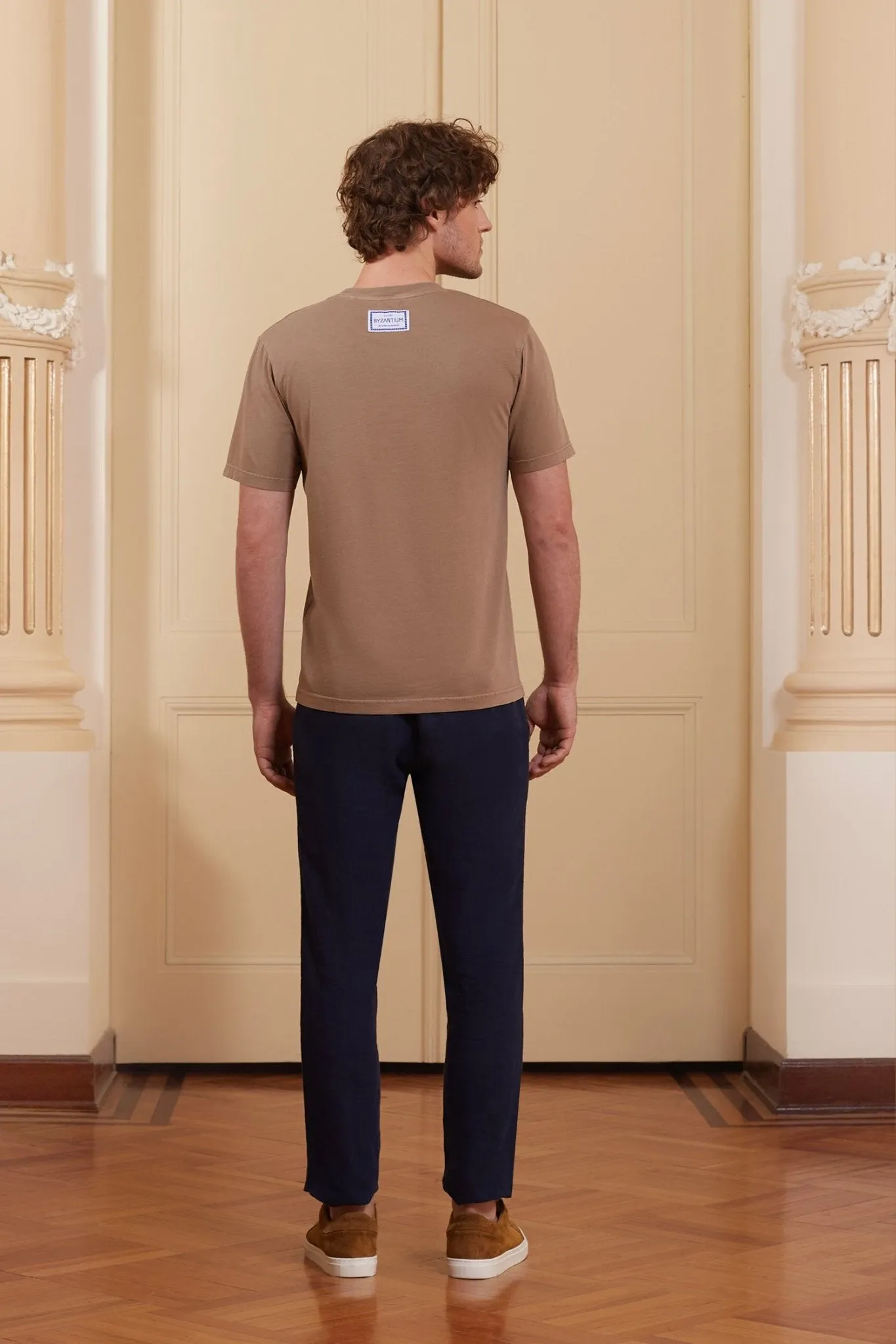 petra t-shirt coffee
