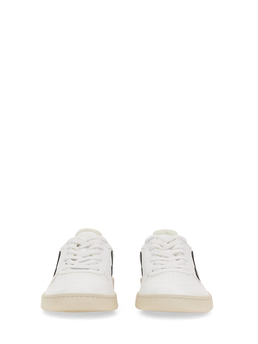 VEJA      SNEAKER V-10 IN PELLE