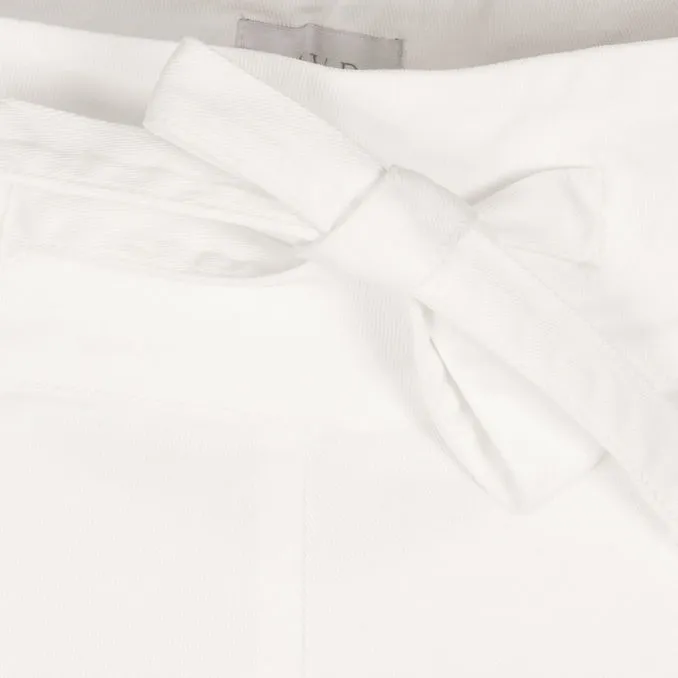 Woman's White Avignone Shorts.